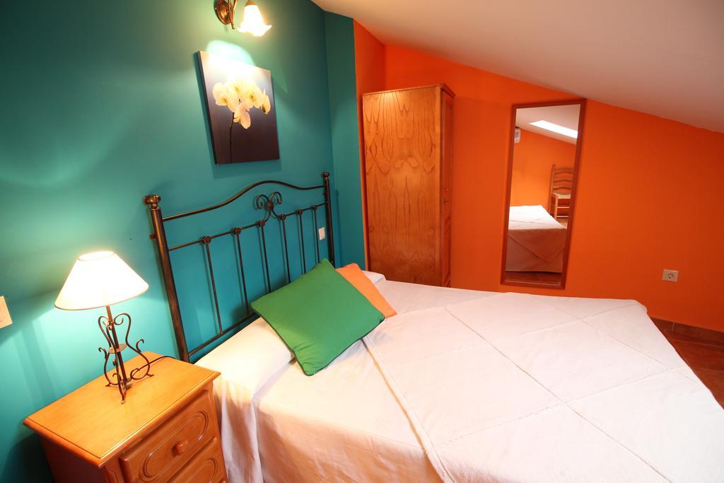 Apartamento Sierra De Monfrague Torrejón el Rubio Habitación foto