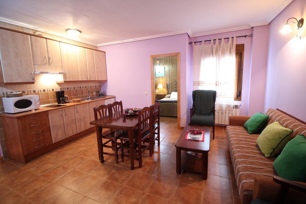 Apartamento Sierra De Monfrague Torrejón el Rubio Habitación foto